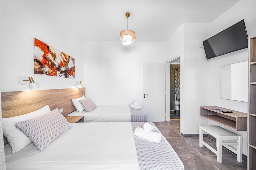 Happy Days Studios — Hotel rooms in Malia