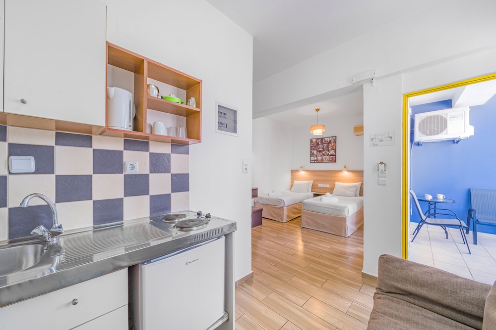 Happy Days Studios — Hotel rooms in Malia