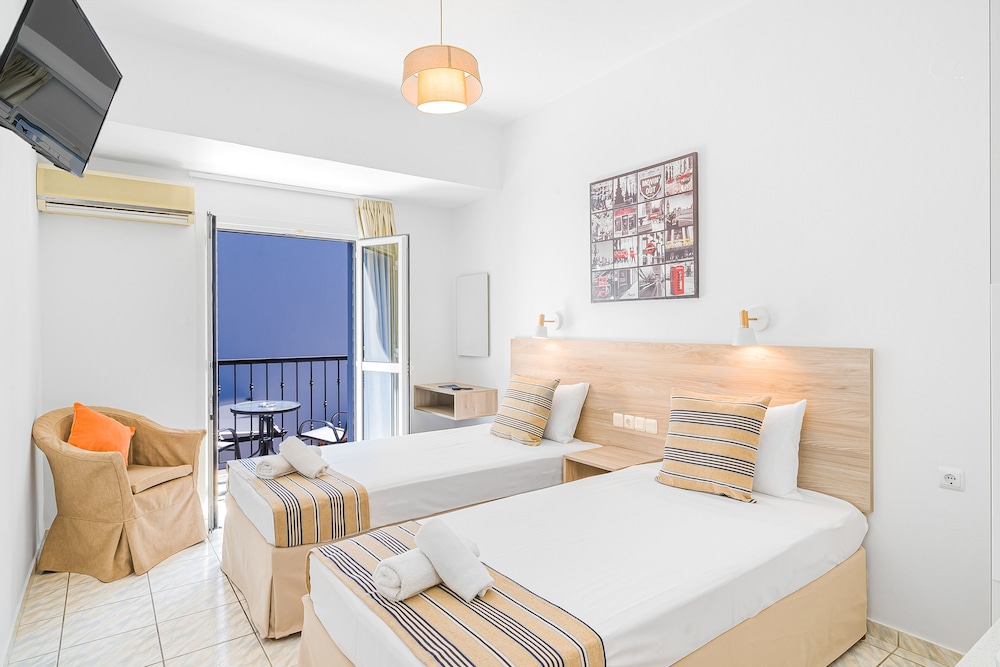 Happy Days Studios — Hotel rooms in Malia