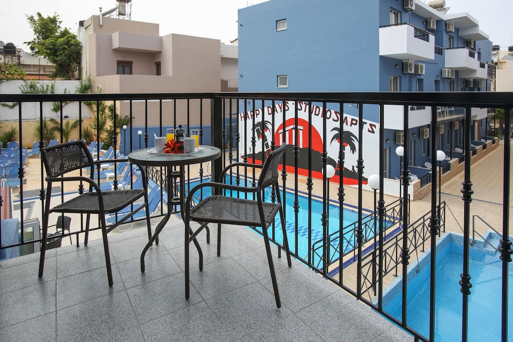 Happy Days Studios — Swimming pool in Malia
