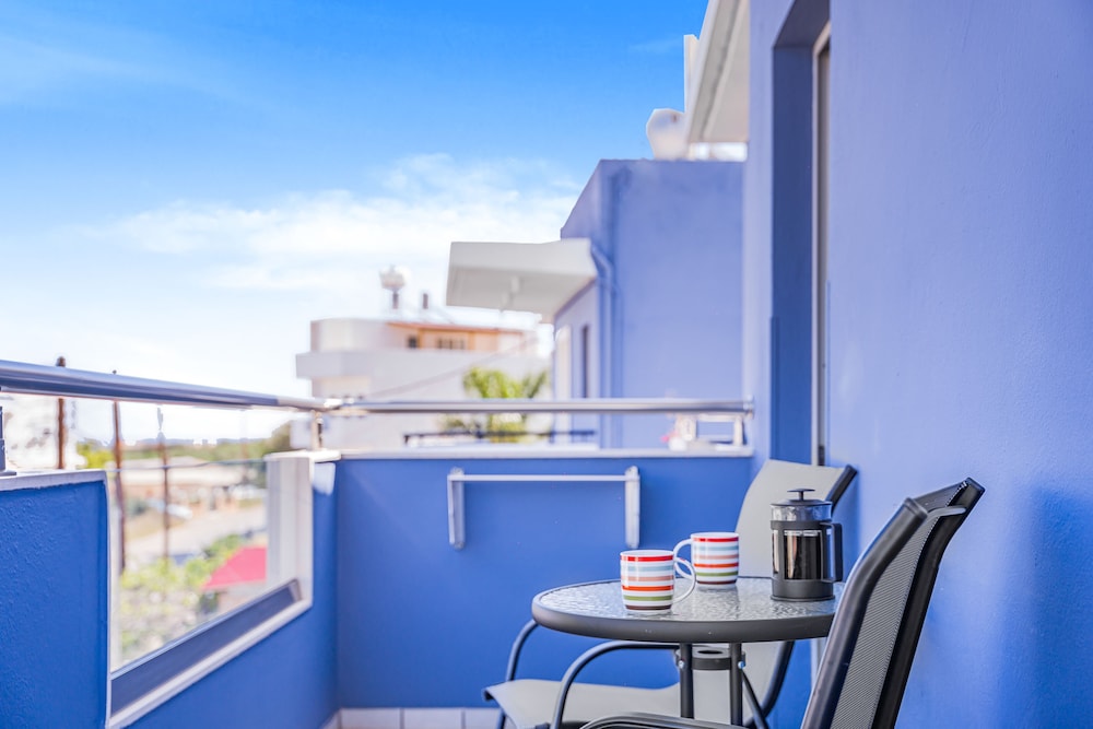 Happy Days Studios — Hotel rooms in Malia