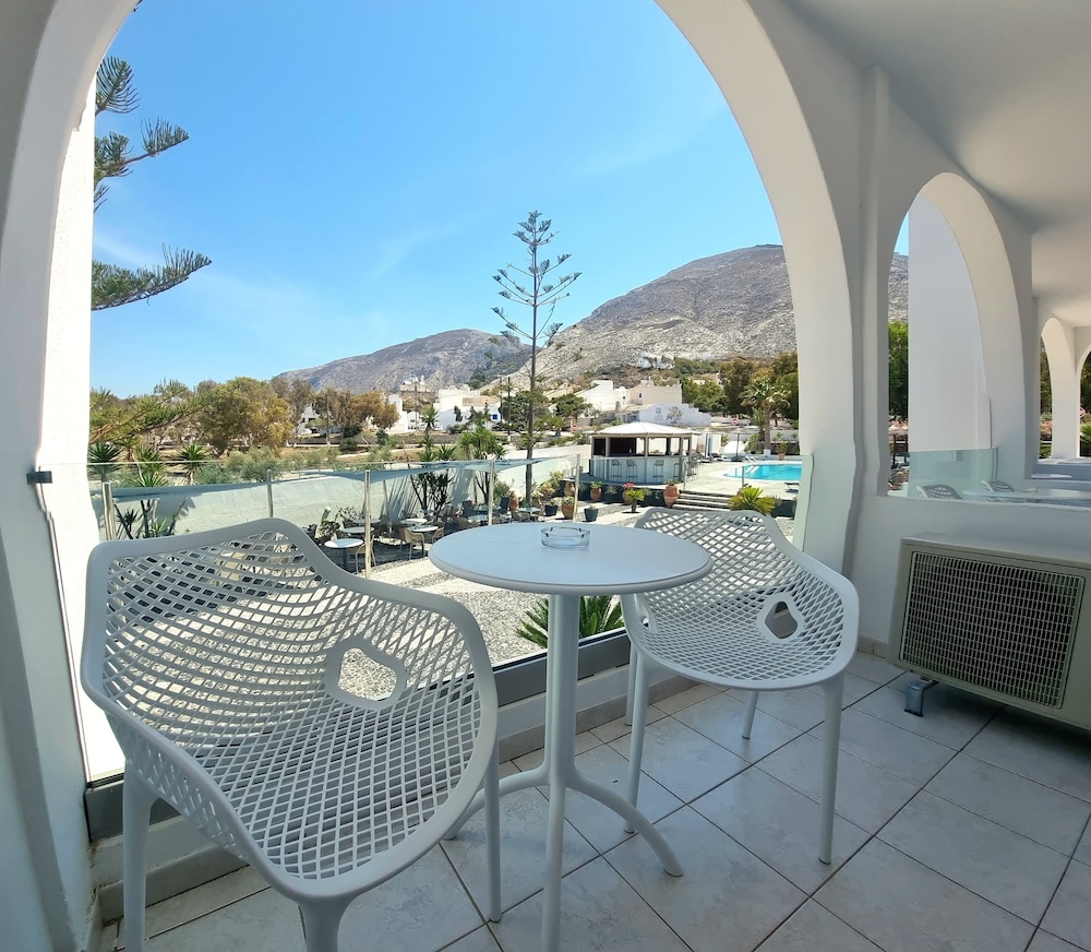 Horizon Resort — Hotel rooms in Kamari, South Aegean