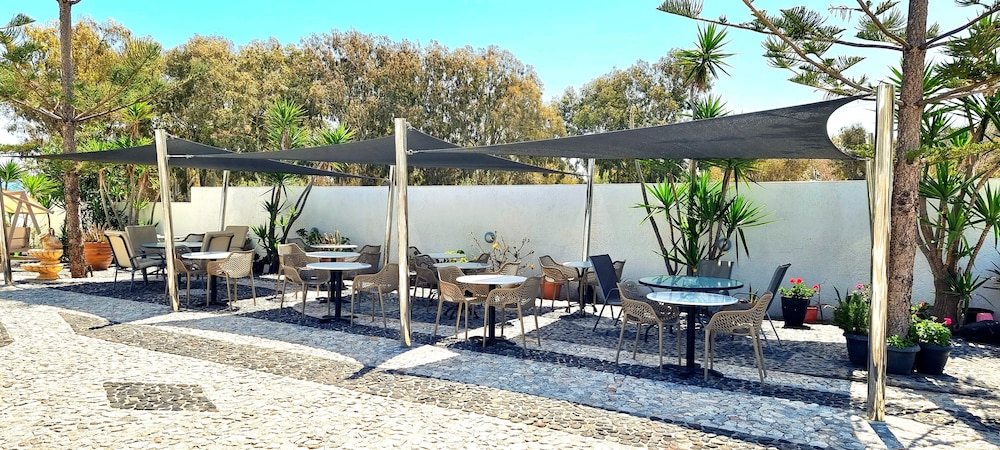 Horizon Resort — Restaurant & bars in Kamari, South Aegean