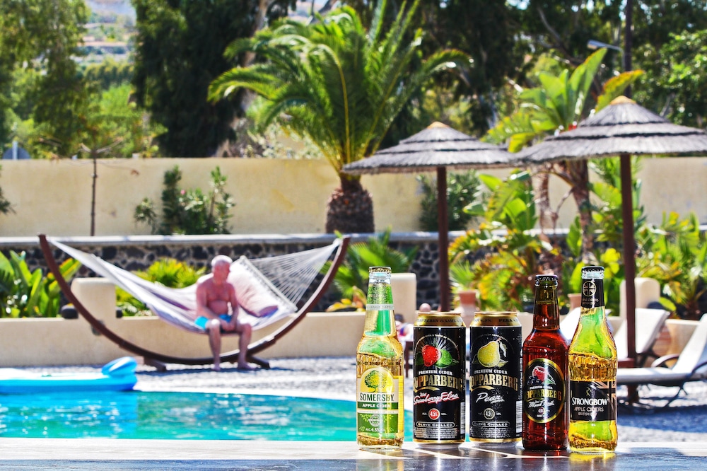 Horizon Resort — Swimming pool in Kamari, South Aegean