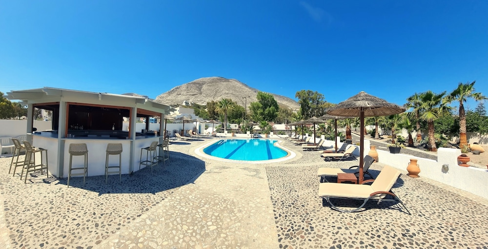 Horizon Resort — Main photo in Kamari, South Aegean