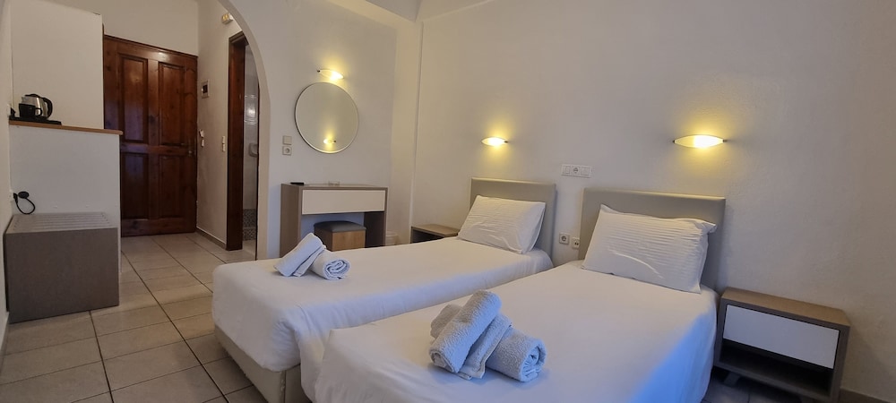 Horizon Resort — Hotel rooms in Kamari, South Aegean