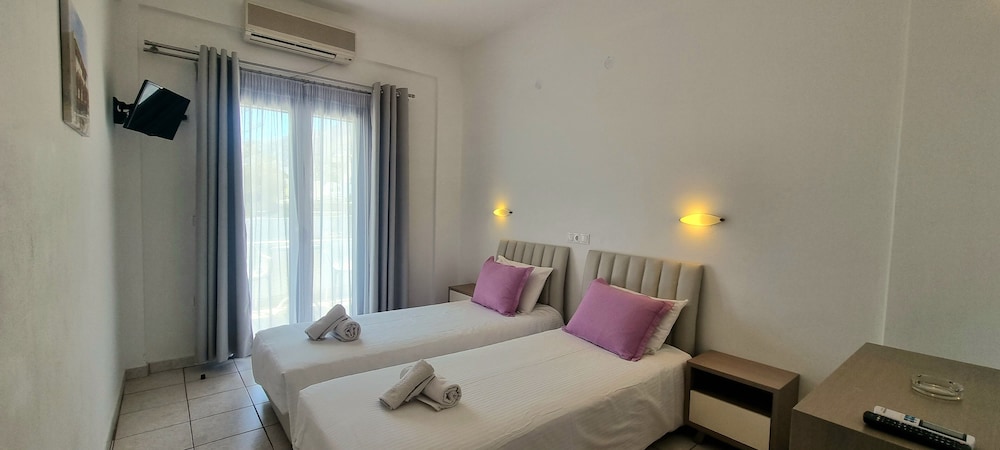 Horizon Resort — Hotel rooms in Kamari, South Aegean