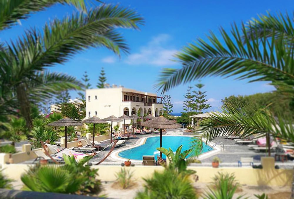 Horizon Resort — Swimming pool in Kamari, South Aegean