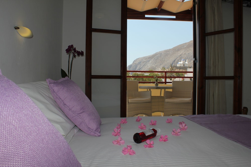 Horizon Resort — Hotel rooms in Kamari, South Aegean