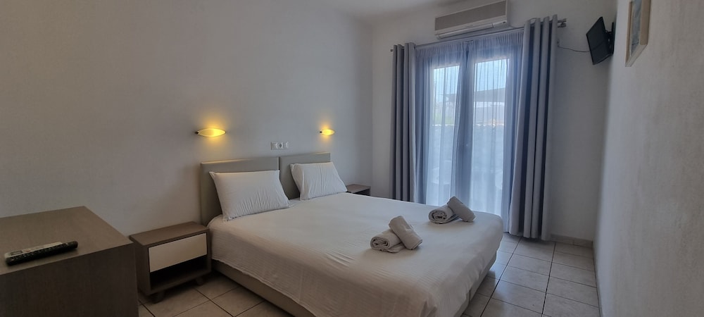 Horizon Resort — Hotel rooms in Kamari, South Aegean
