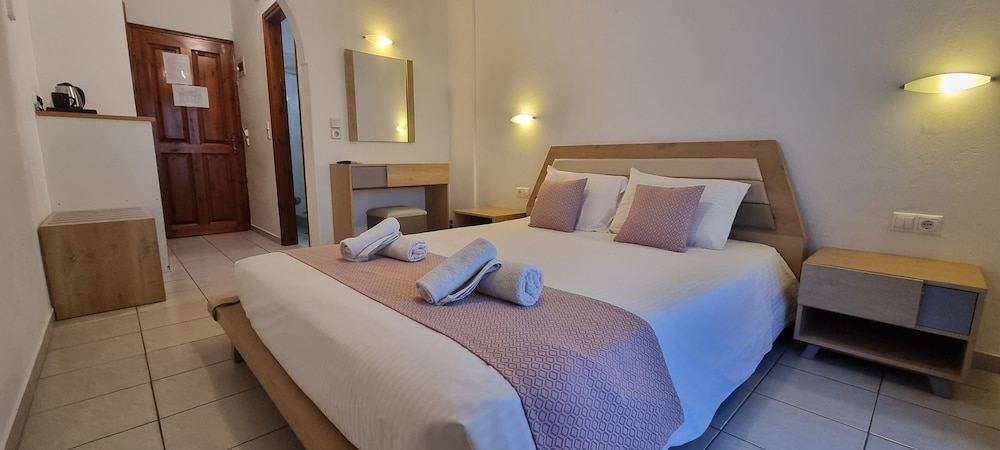 Horizon Resort — Hotel rooms in Kamari, South Aegean