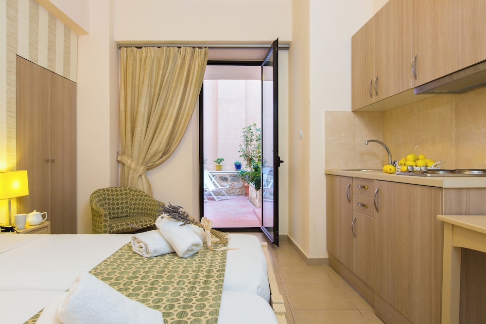 Hotel Ideon — Hotel rooms in Rethymnon