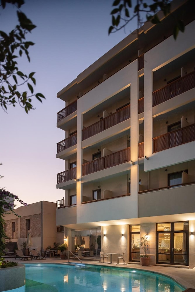 Hotel Ideon — Hotel building in Rethymnon