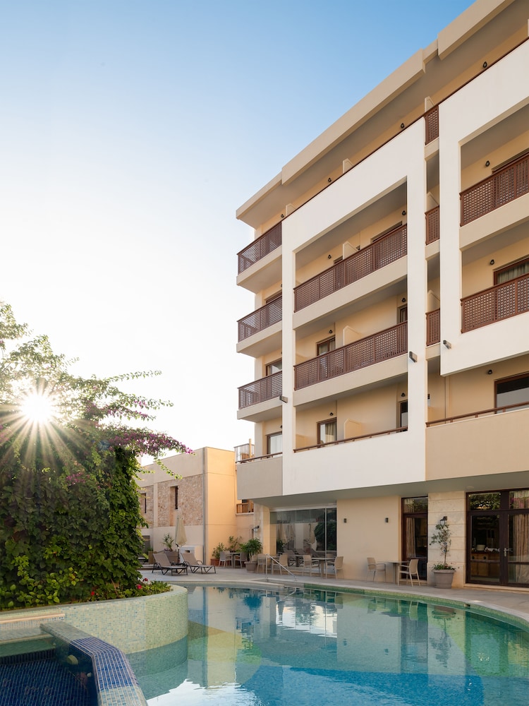 Hotel Ideon — Hotel building in Rethymnon