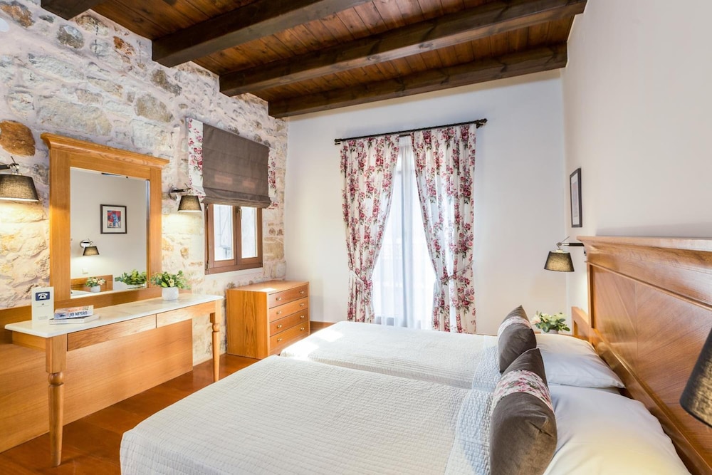 Hotel Ideon — Hotel rooms in Rethymnon