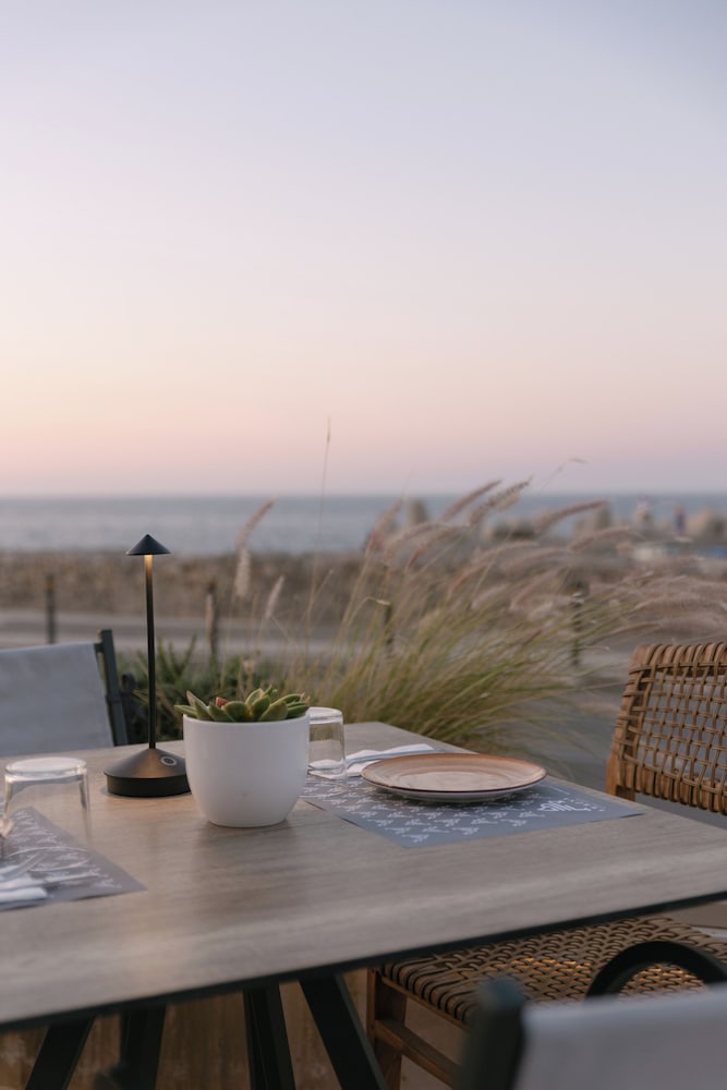 Hotel Ideon — Restaurant & bars in Rethymnon
