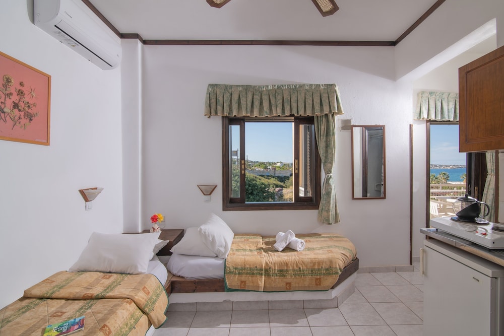 Iliostasi Beach Apartments — Hotel rooms in Hersonissos
