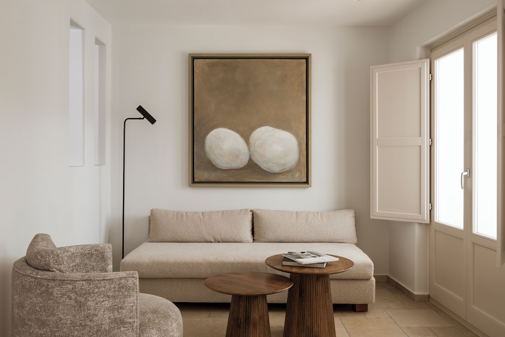 Amaria Beach Resort — Hotel rooms in Kamari, South Aegean