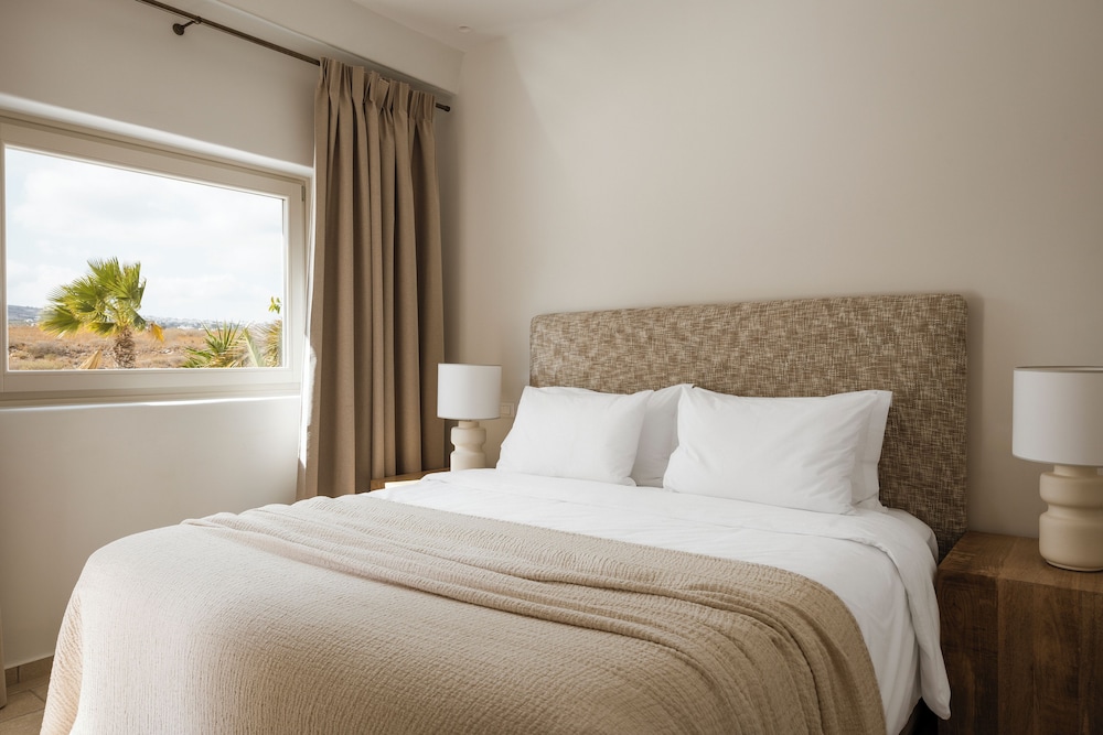 Amaria Beach Resort — Hotel rooms in Kamari, South Aegean