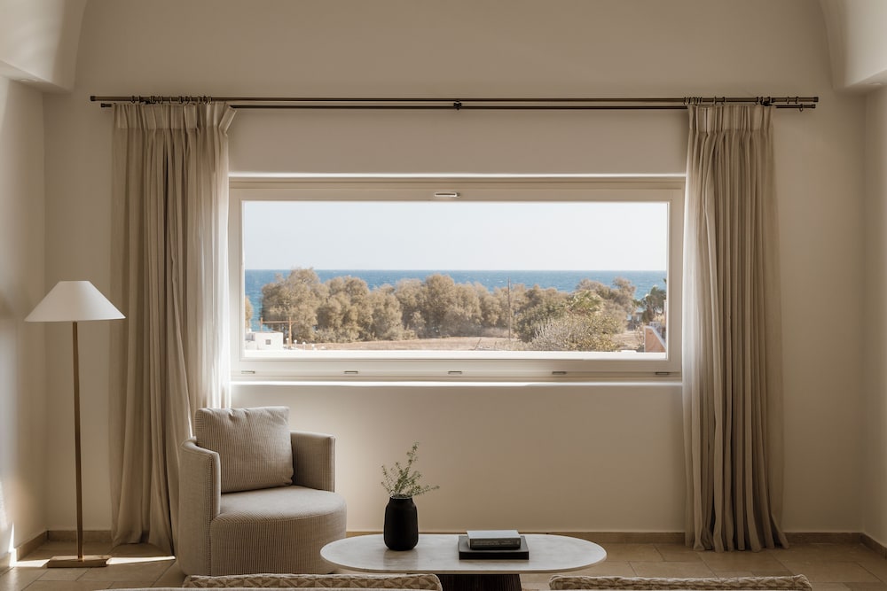 Amaria Beach Resort — Hotel rooms in Kamari, South Aegean