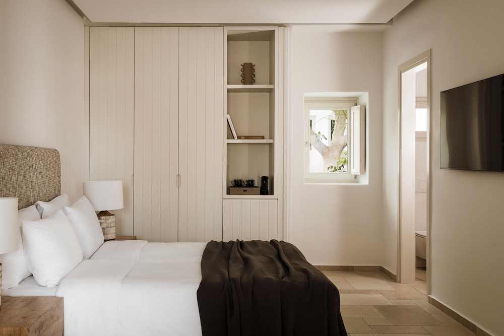 Amaria Beach Resort — Hotel rooms in Kamari, South Aegean
