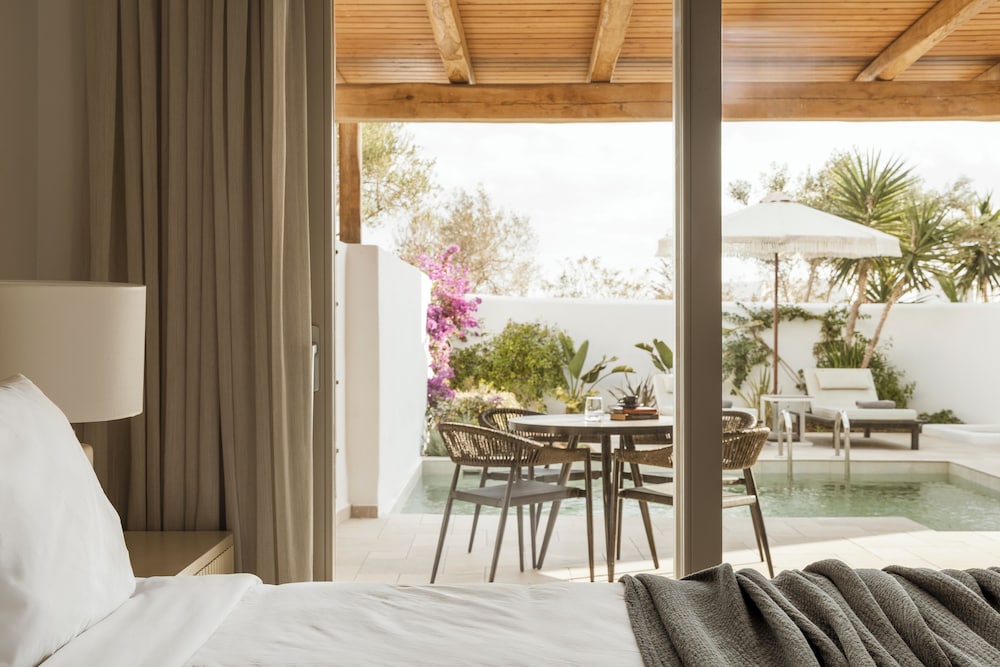Amaria Beach Resort — Hotel rooms in Kamari, South Aegean