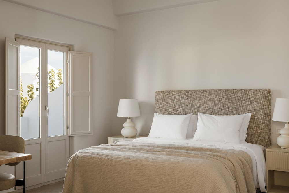 Amaria Beach Resort — Hotel rooms in Kamari, South Aegean