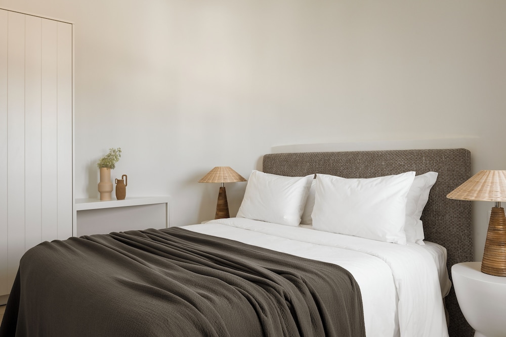 Amaria Beach Resort — Hotel rooms in Kamari, South Aegean