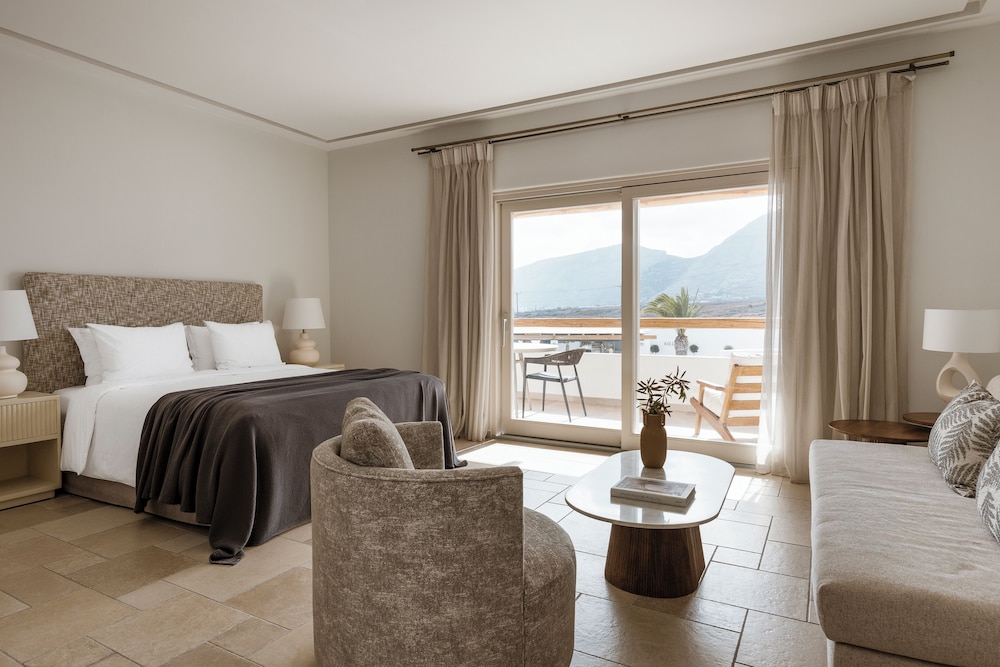 Amaria Beach Resort — Hotel rooms in Kamari, South Aegean