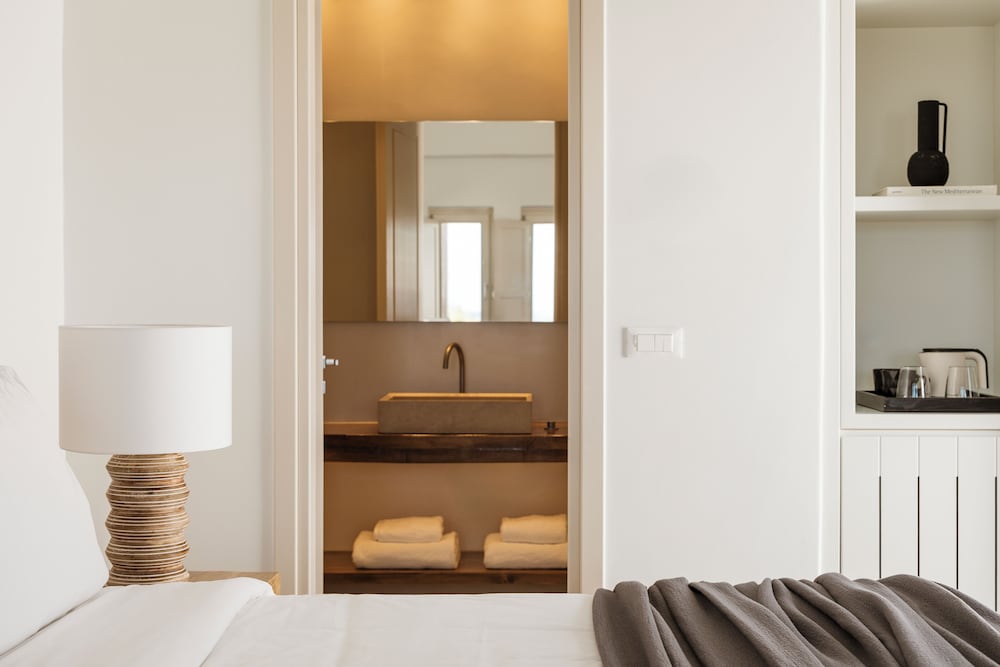 Amaria Beach Resort — Hotel rooms in Kamari, South Aegean