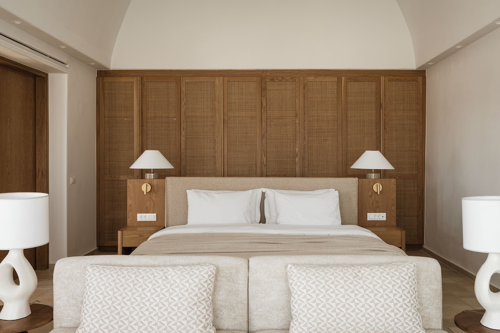 Amaria Beach Resort — Hotel rooms in Kamari, South Aegean