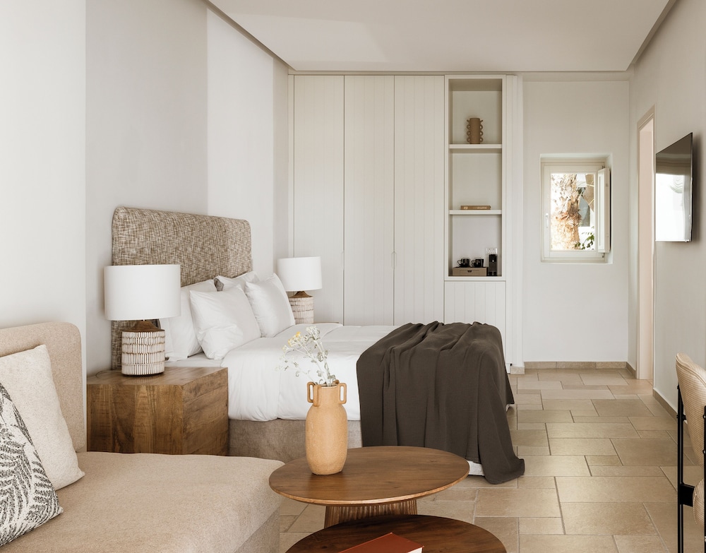 Amaria Beach Resort — Hotel rooms in Kamari, South Aegean