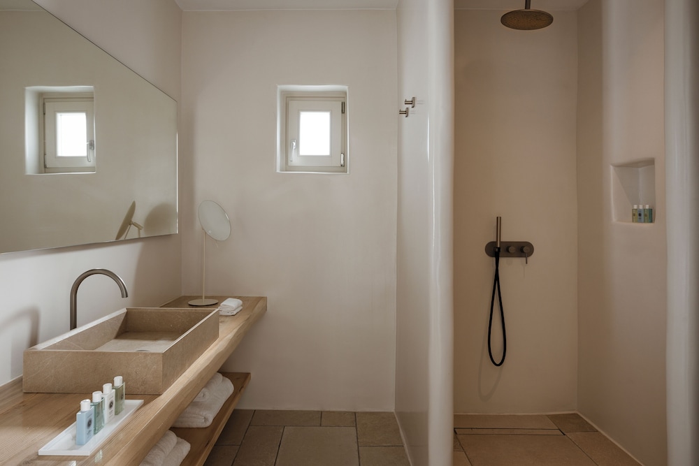 Amaria Beach Resort — Hotel rooms in Kamari, South Aegean