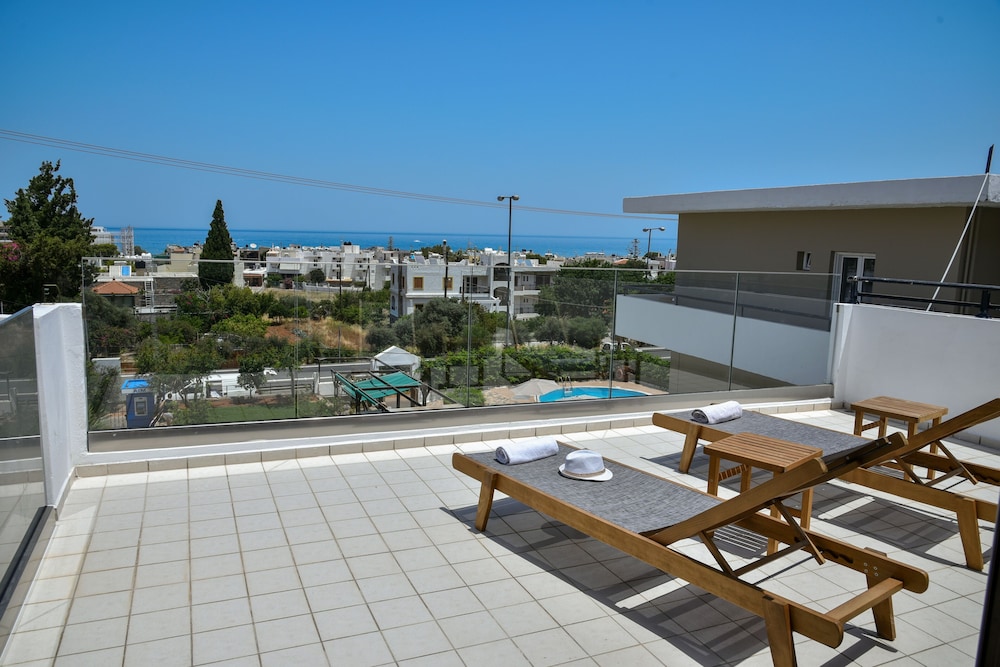 Iraklis Studios & Apartments — Hotel building in Stalida