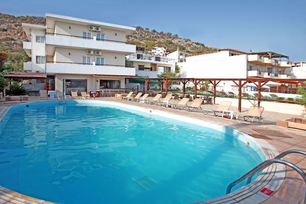 Iraklis Studios & Apartments — Main photo in Stalida