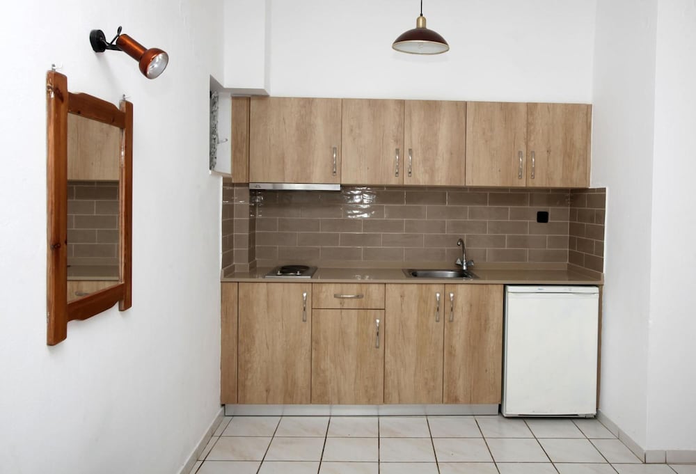 Iraklis Studios & Apartments — Hotel rooms in Stalida