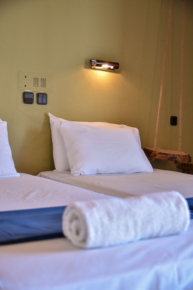 Iraklis Studios & Apartments — Hotel rooms in Stalida