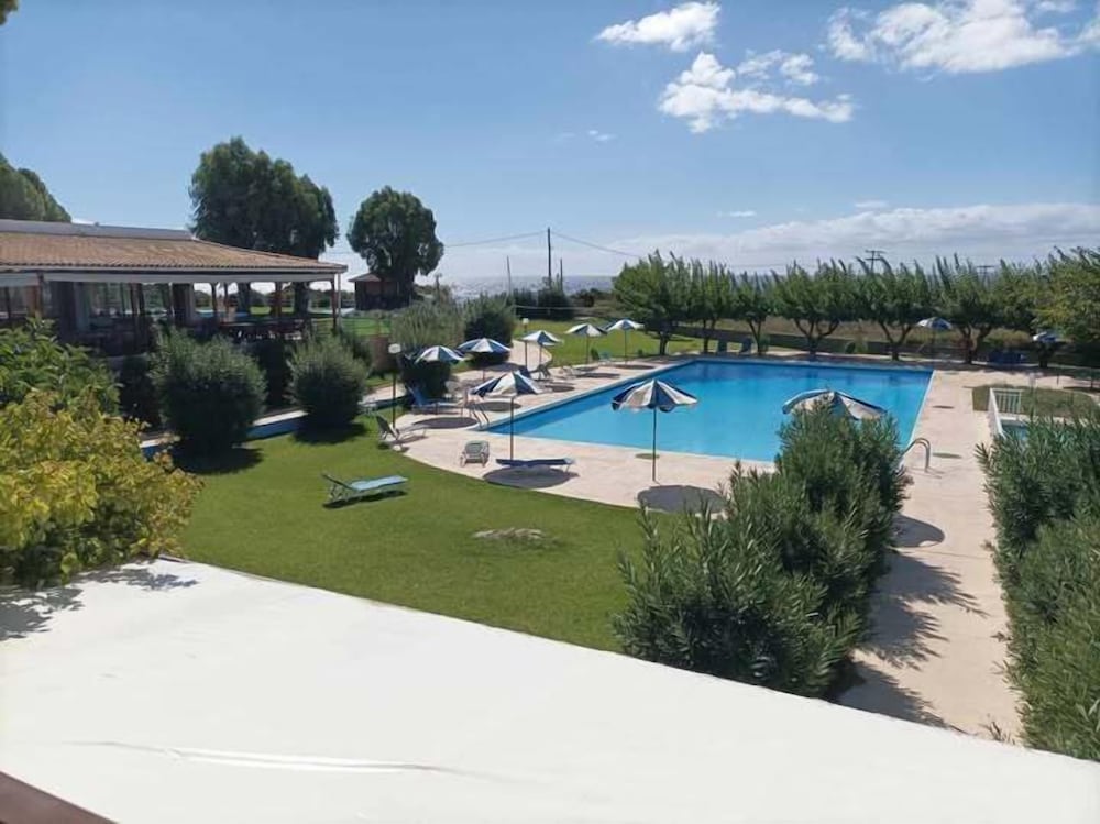 Irinna Hotel — Swimming pool in Svoronata, Ionian Islands