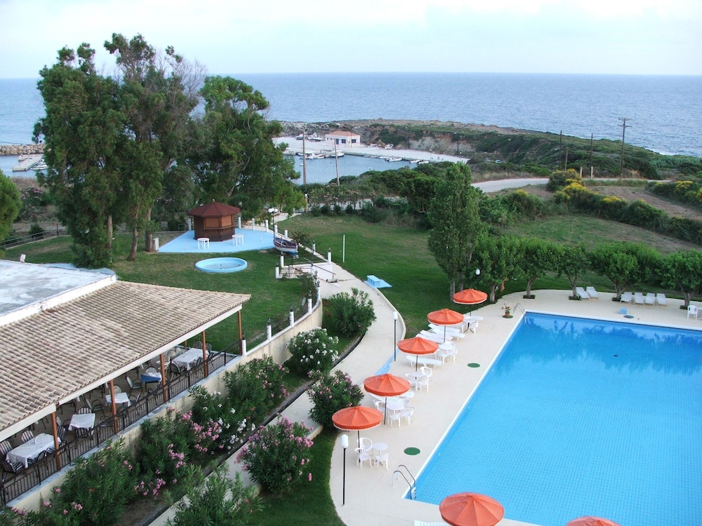 Irinna Hotel — Swimming pool in Svoronata, Ionian Islands