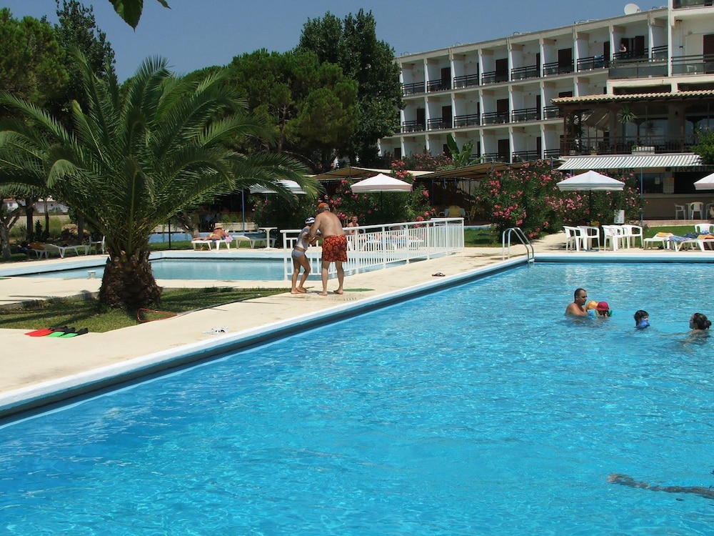 Irinna Hotel — Swimming pool in Svoronata, Ionian Islands