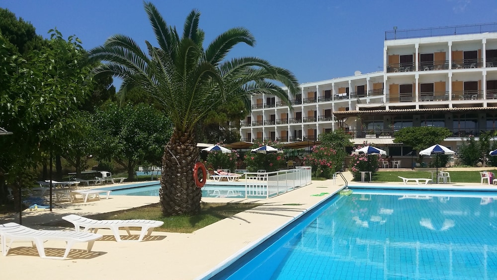 Irinna Hotel — Swimming pool in Svoronata, Ionian Islands