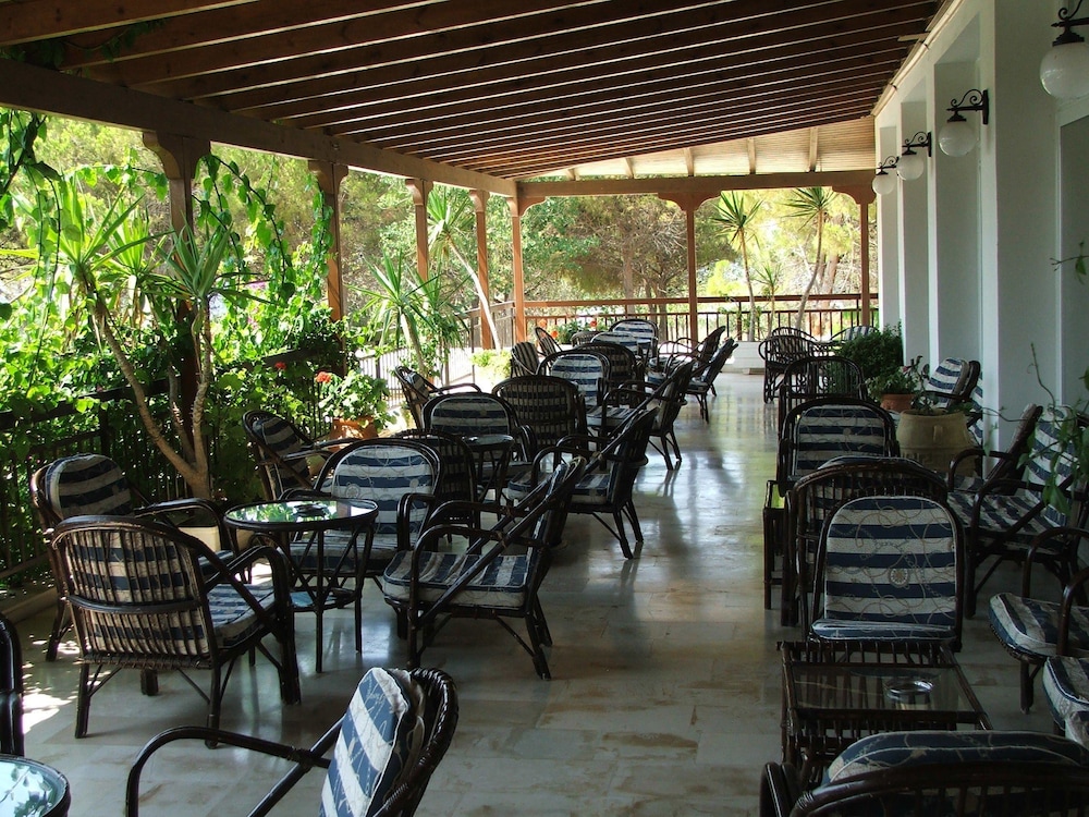 Irinna Hotel — Restaurant & bars in Svoronata, Ionian Islands