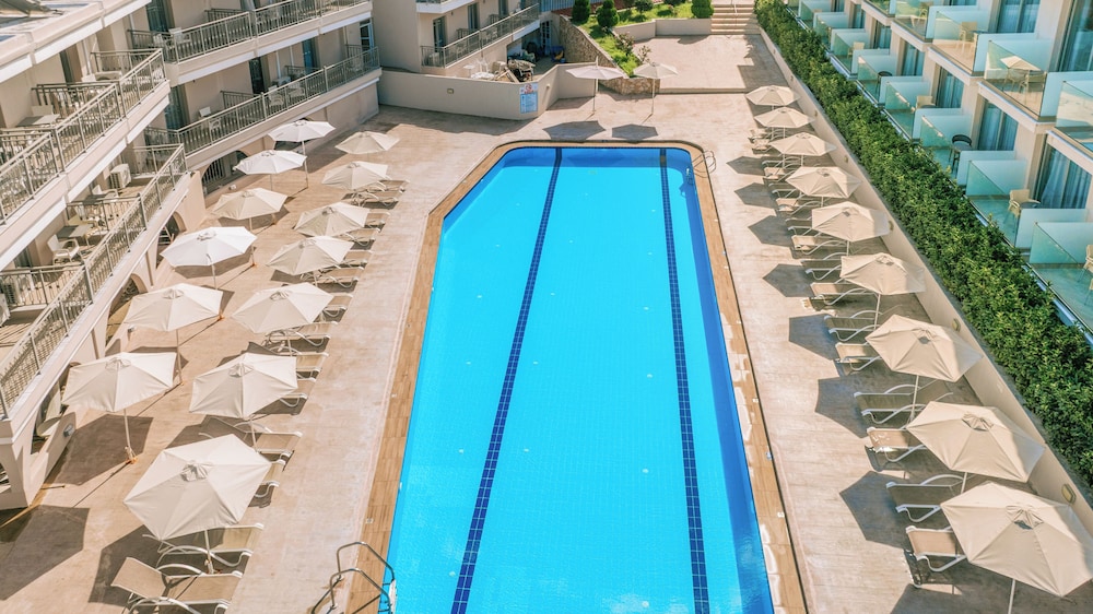 Karras Grande Resort — Swimming pool in Tsilivi, Ionian Islands