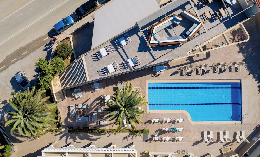 Karras Grande Resort — Swimming pool in Tsilivi, Ionian Islands