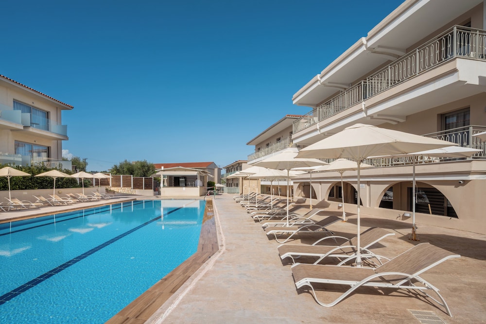 Karras Grande Resort — Swimming pool in Tsilivi, Ionian Islands