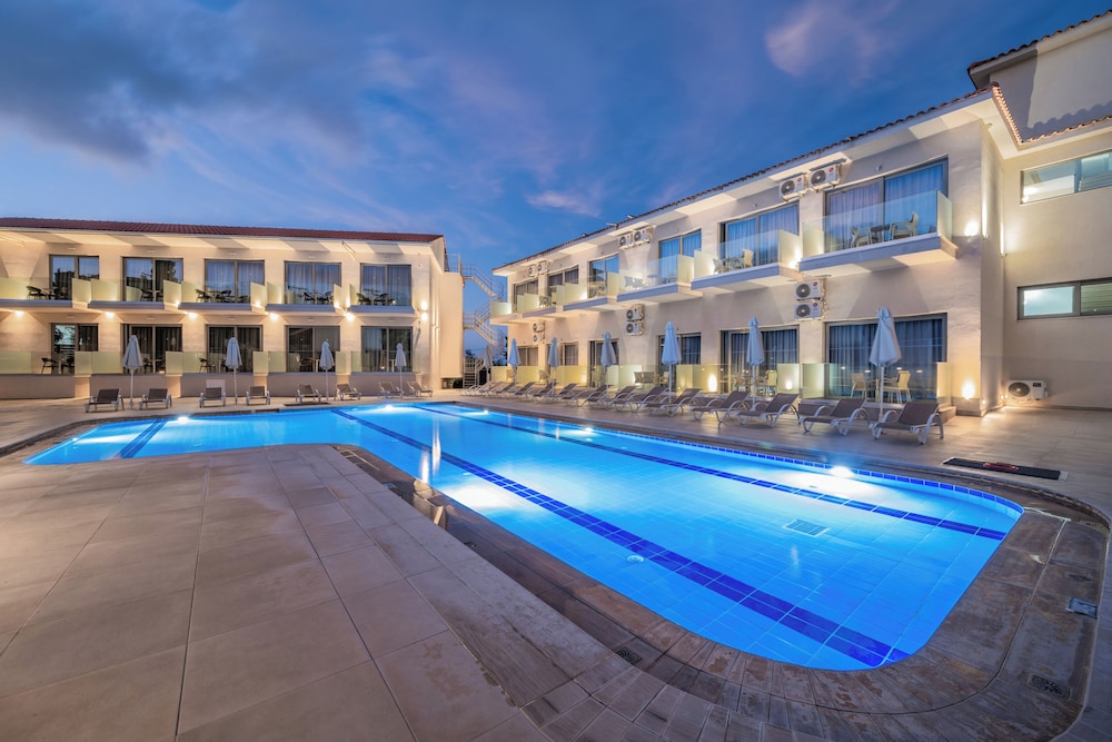 Karras Grande Resort — Swimming pool in Tsilivi, Ionian Islands