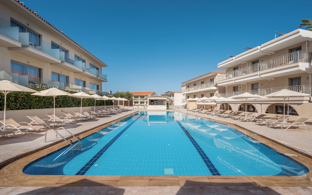 Karras Grande Resort — Swimming pool in Tsilivi, Ionian Islands