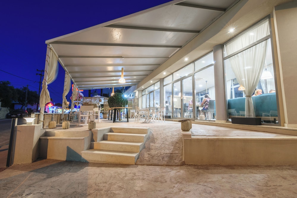 Karras Grande Resort — Restaurant & bars in Tsilivi, Ionian Islands