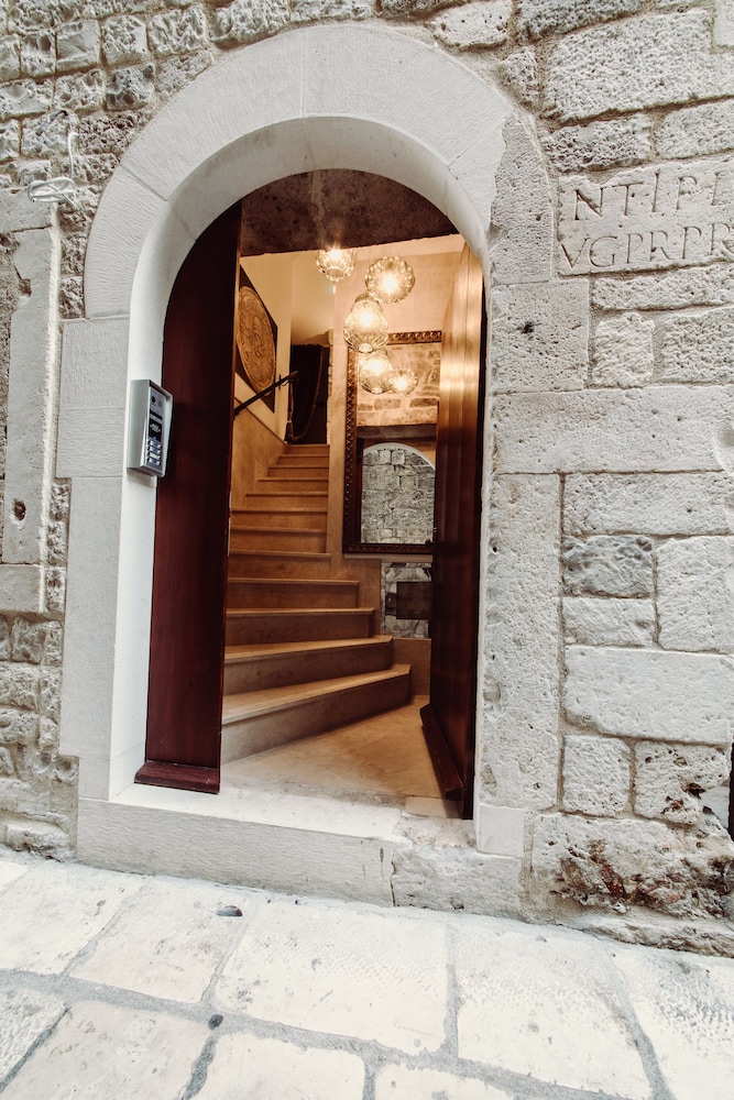 Villa Nepos Hotel — Hotel building in Split, Split-Dalmatia