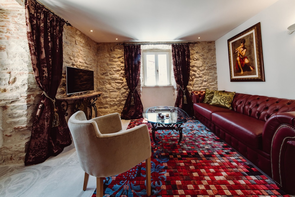 Villa Nepos Hotel — Hotel rooms in Split, Split-Dalmatia